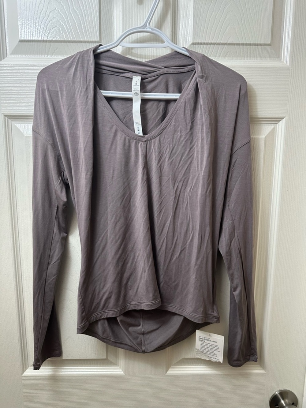 Lulu🍋Deep Stretch Long Sleeve Size 4